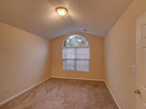 4th image of 341 Darenia Ln