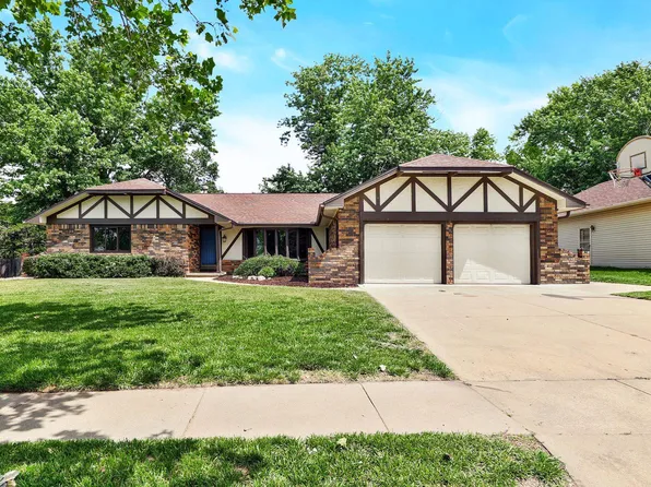8210 E Brentmoor Ln, Wichita, KS 67206