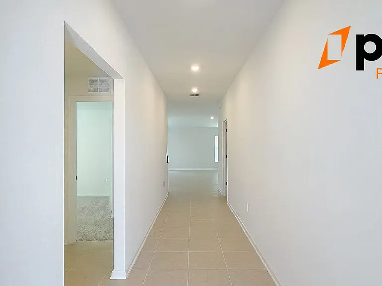 383 Artemis St — Photo 5