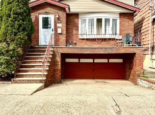 71 Linnet St, Bayonne, NJ 07002