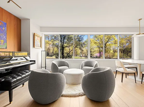 210 Central Park S APT 2C, New York, NY 10019