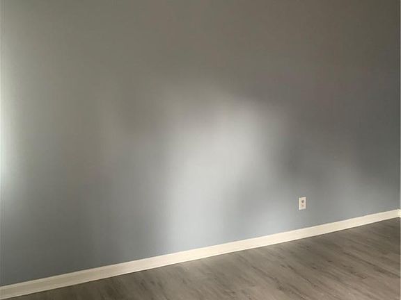 5th image of 2928 Tidewater Dr APT A