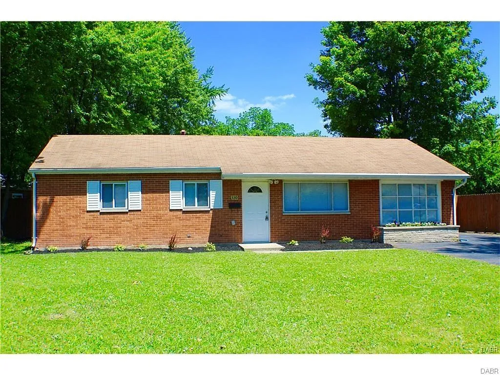 330 Lutz Dr photo 1