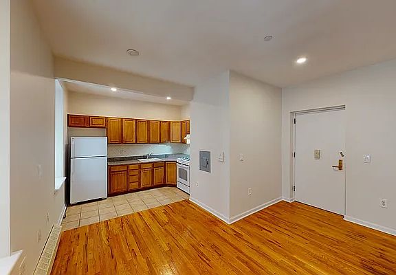 2nd image of 133 W 140th St APT 50