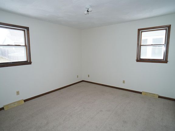 5th image of 115 N Depot St Lot 32