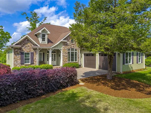 1610 Marcia Ct, Seneca, SC 29672