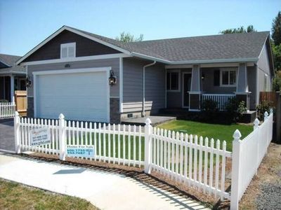 520 Mahonia Ln, Eugene, OR, 97404