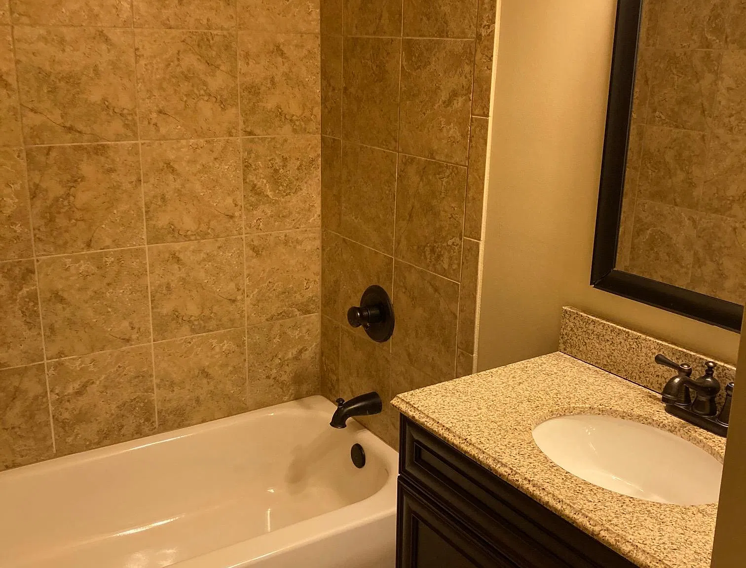 2 bed, 1200 sqft, $1,650 — Photo 4