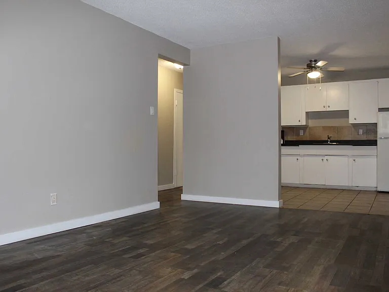 10634 113th St NW — Photo 3