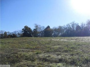 1884 Waterford Pointe Rd, Lexington, NC 27292