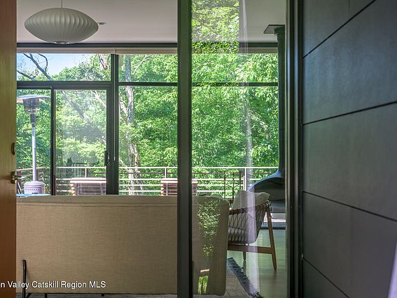 4th image of 312 Sky Farm Road