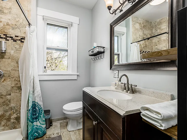 880 Harrison Ave — Photo 15