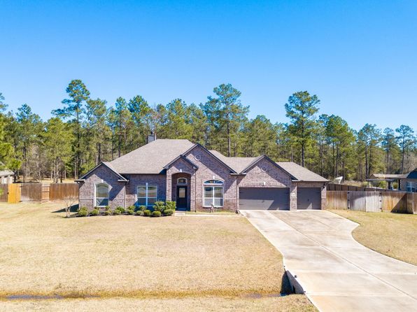 16077 Deer Pines Dr, Conroe, TX 77303