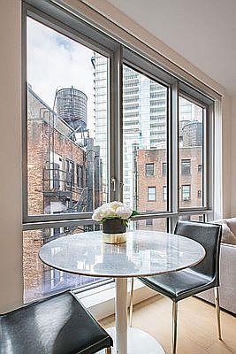 5th image of 160 Madison Ave APT 21J