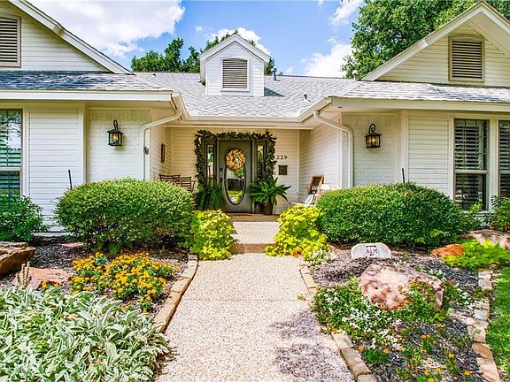 3rd image of 229 Hill Dr