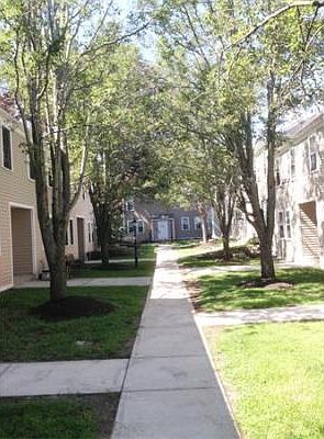 2nd image of 129 Lowell St APT 17