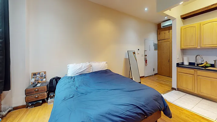 Rented by Bond New York | media 5