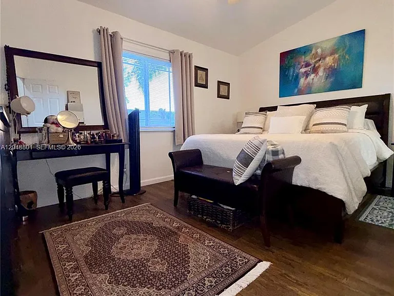 11301 SW 17th Ct — Photo 10