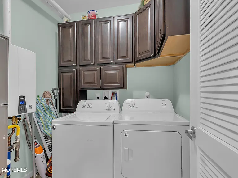 329 Franklin Ave — Photo 15