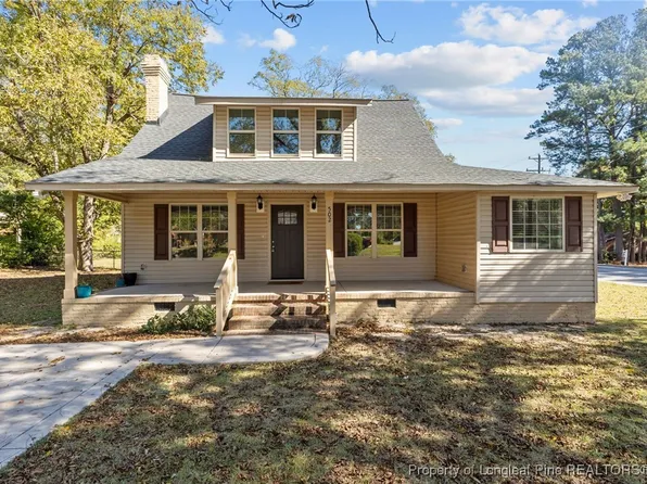502 N Stewart St, Raeford, NC 28376