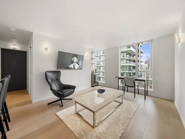 1351 Continental St #2501, Vancouver, BC V6Z 0C6