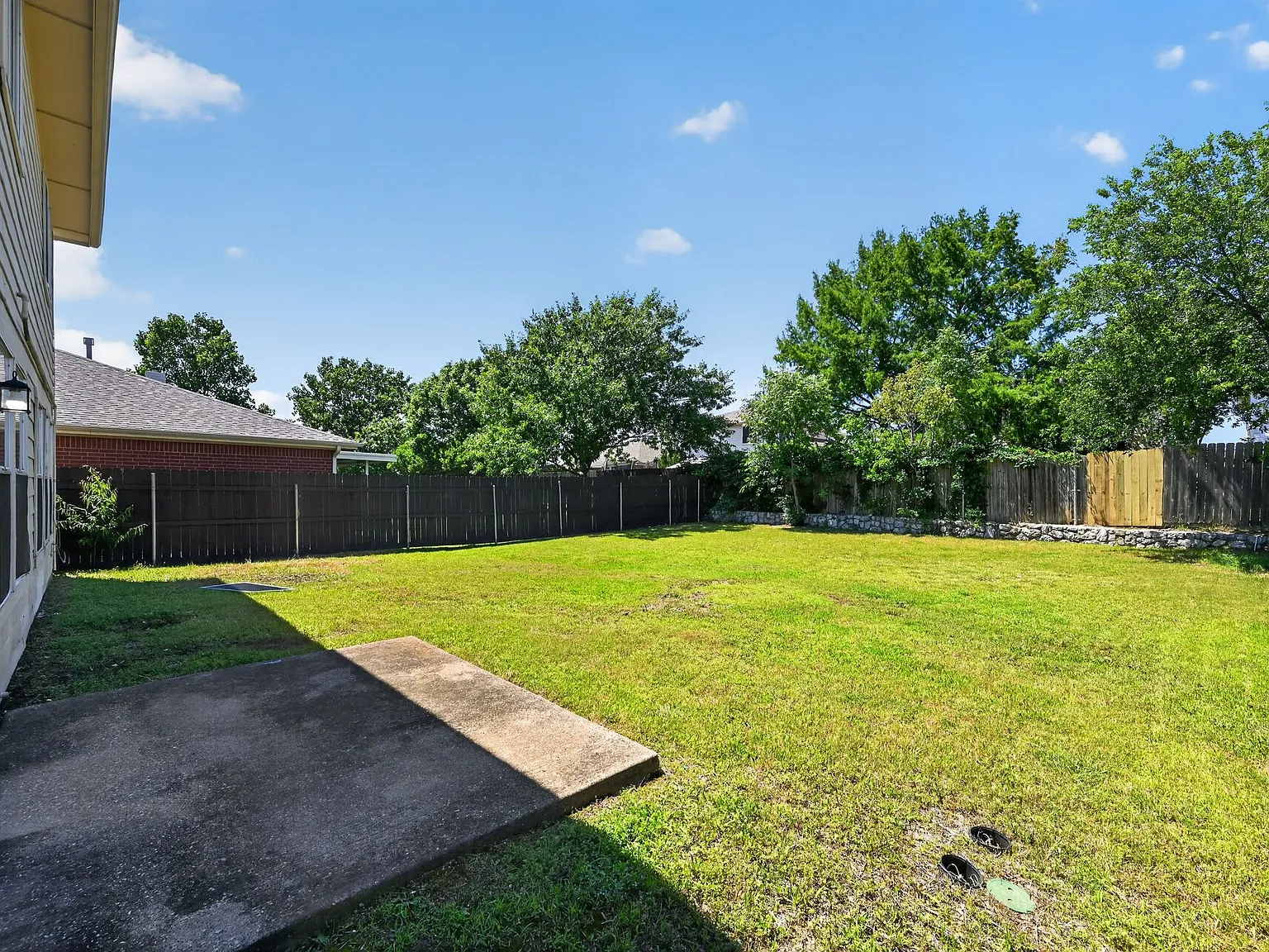4 bed, 2.5 bath, 2207 sqft, $3,200 — Photo 4