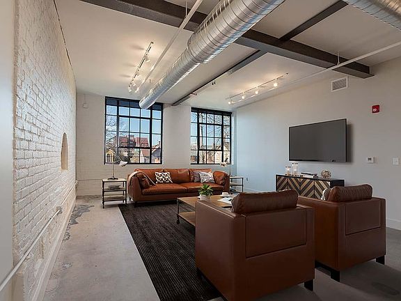 2nd image of 138 Allen St #102