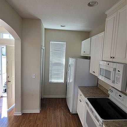 5th image of 8810 Walnut Gable Ct