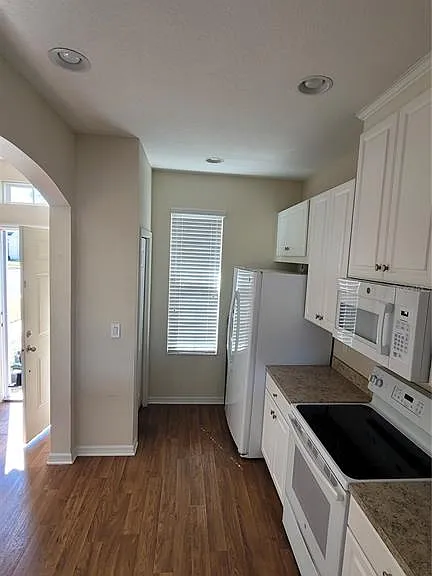 8810 Walnut Gable Ct — Photo 4