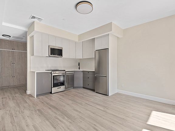 3rd image of 217 Eckford St #401