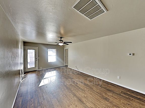 3rd image of 2048 Buena Vida Ln