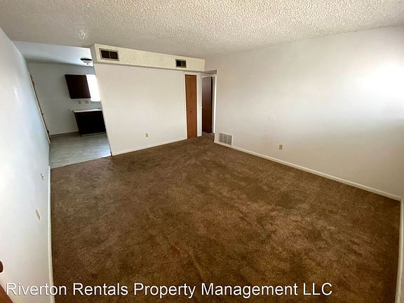 3rd image of 817 Mary Anne Dr #3573840