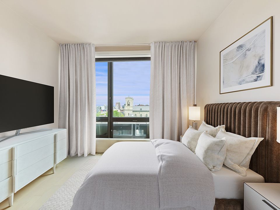 1st image of 550 Vanderbilt Ave #811