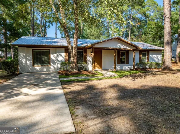 1803 Dallas Dr, Tifton, GA 31794