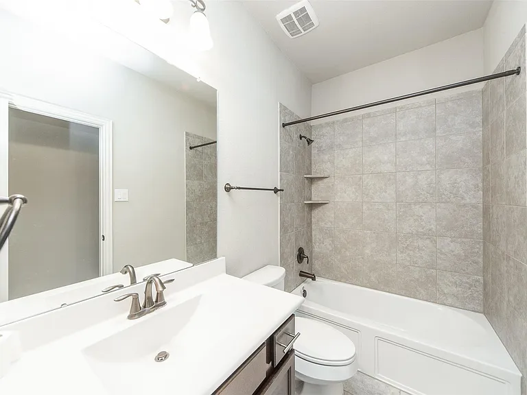 17919 Banbury Green Ln — Photo 23
