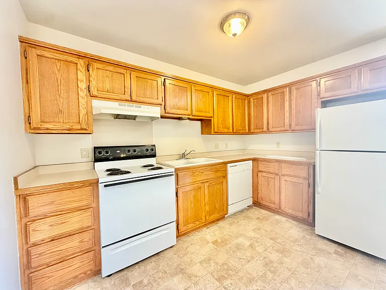 385 S Teehee Dr #7 — Photo 7