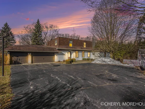 2815 84th St SE, Caledonia, MI 49316