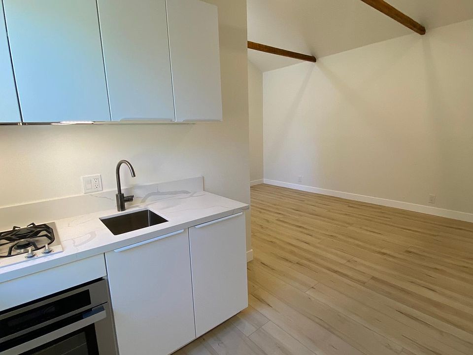 1st image of 808A Burchett St