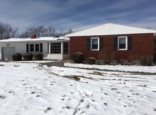 593 Hollow Rd, Staatsburg, NY 12580