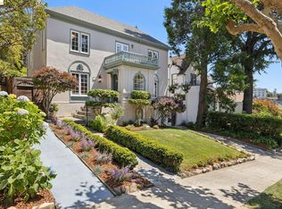 976 Grosvenor Pl, Oakland, CA 94610