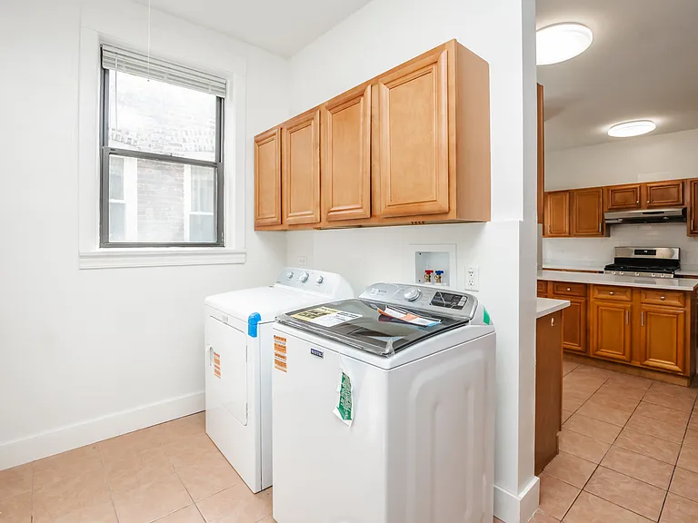 1347 E Hyde Park Blvd #3 — Photo 3