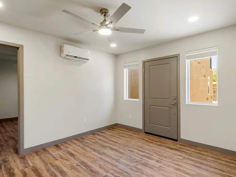 1720 E Edison St — Photo 6