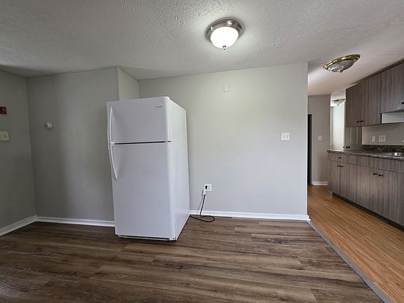 5th image of 549 Valley St #B