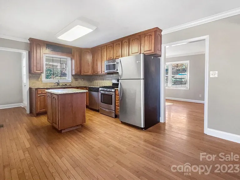 2108 Deepwood Ct — Photo 4