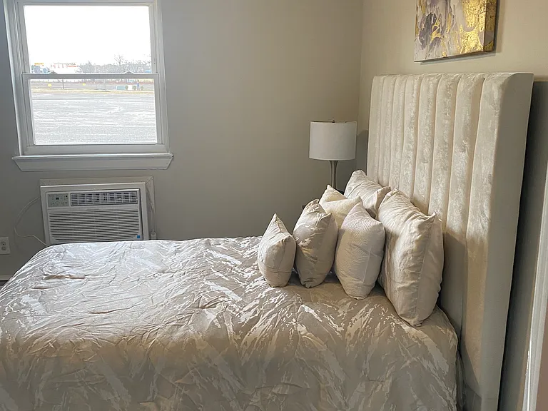 Liberty Manor Apartments — Photo 6