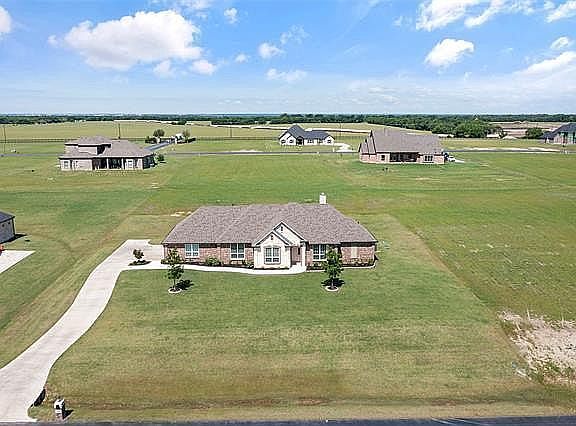 2nd image of 7061 Whispering Oaks