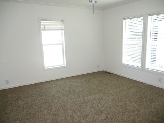 3rd image of 23264 Crystal Dr #329