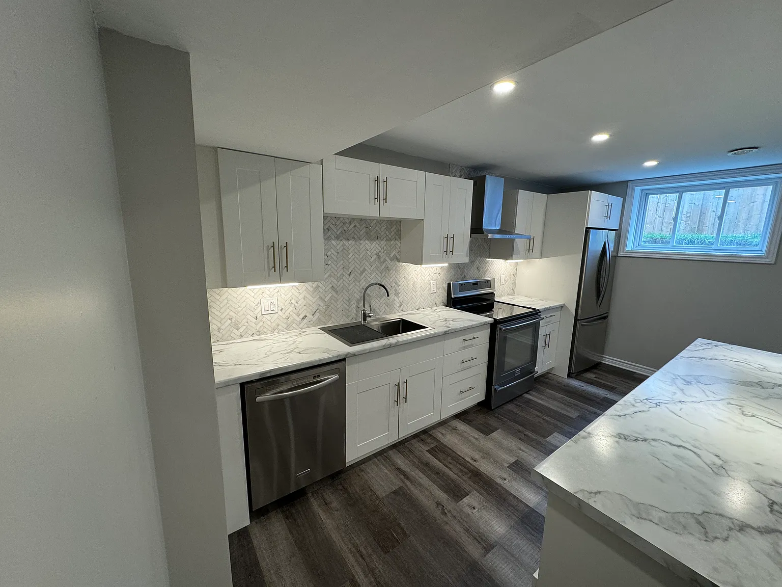 1 bed, 700 sqft, $1,690 — Photo 3