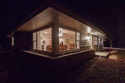 2nd image of 1315 W Larkspur Ln