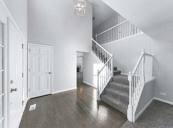 3rd image of 3088 Charter Dr
